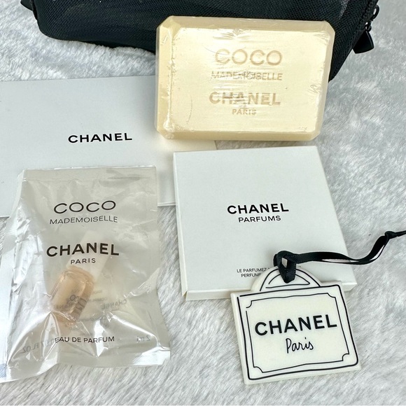 CHANEL Mademoiselle Bar Soap Gift Set, double mirror w/card and cosmetic pouch - Picture 3 of 6